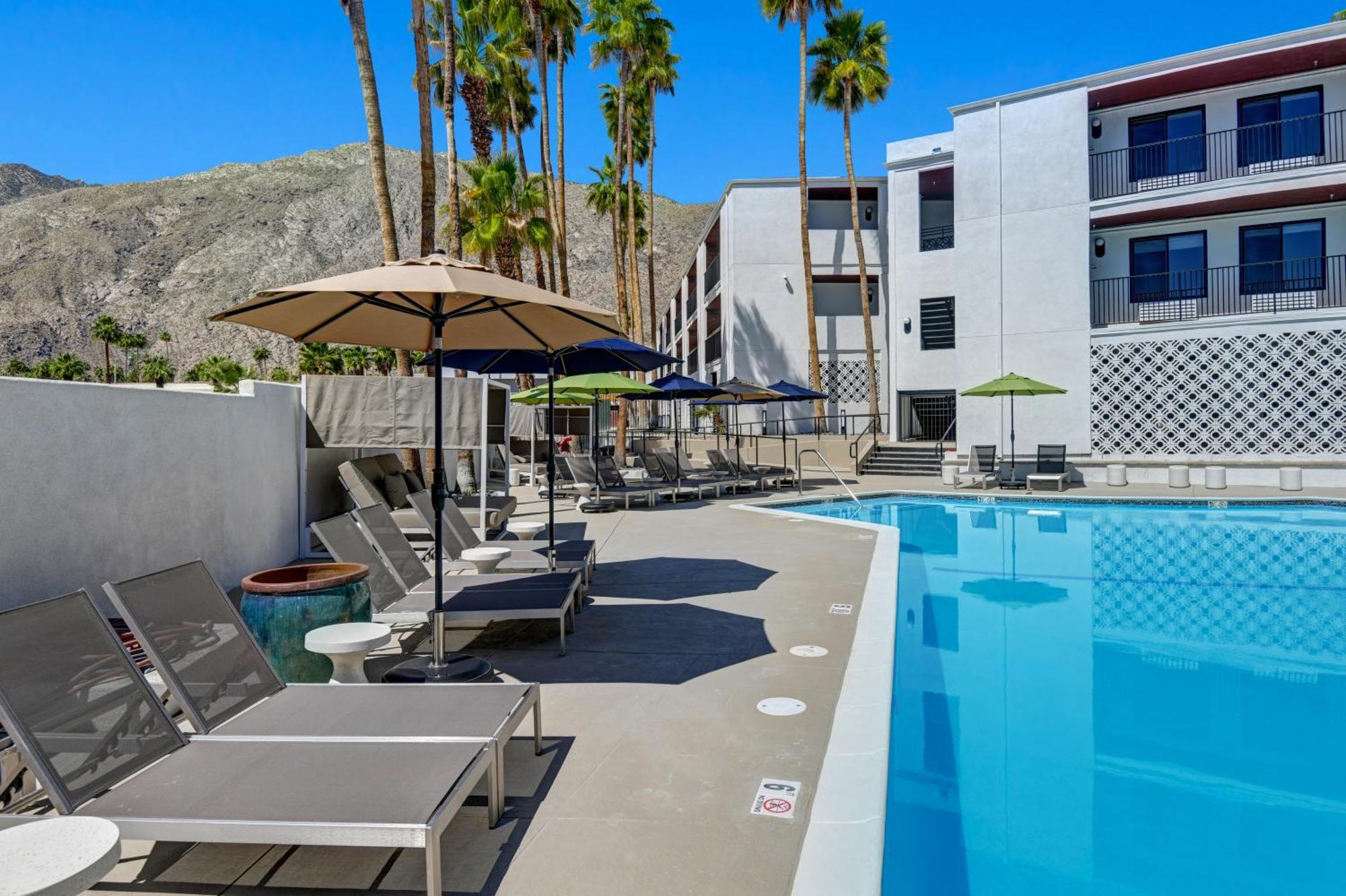 Hotel The Dunes Palm Springs
