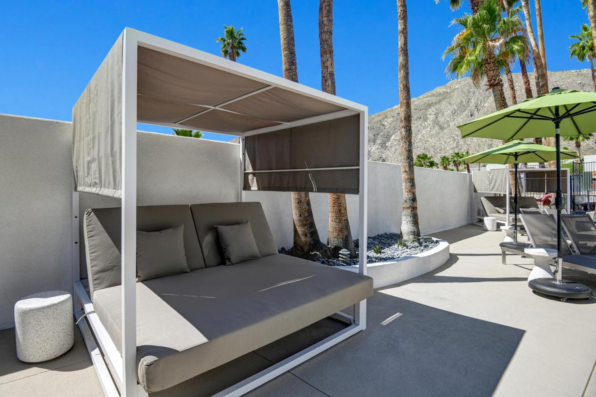 The Dunes 4* Palm Springs
